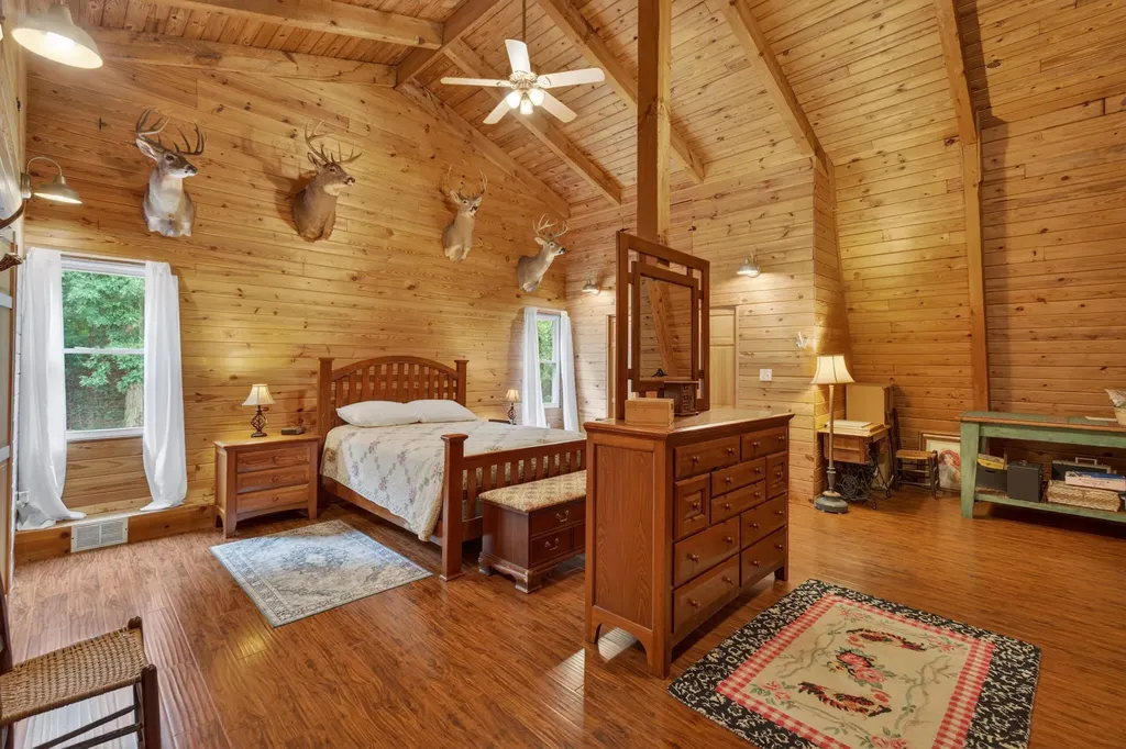 848 Paradise Road Grand Rivers KY 42045