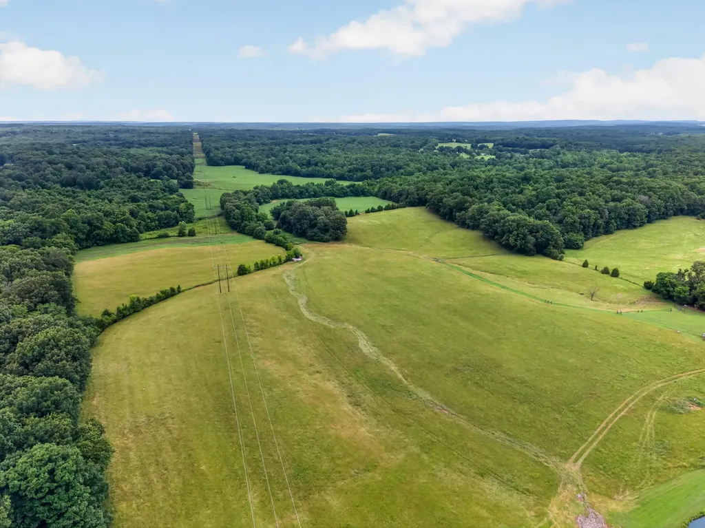 848 Paradise Road Grand Rivers KY 42045