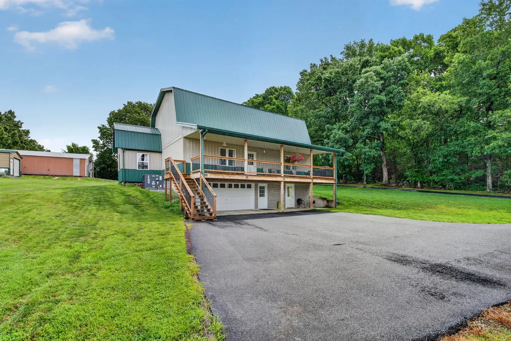 848 Paradise Road Grand Rivers KY 42045