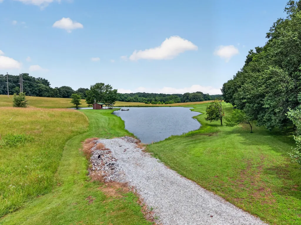 848 Paradise Road Grand Rivers KY 42045