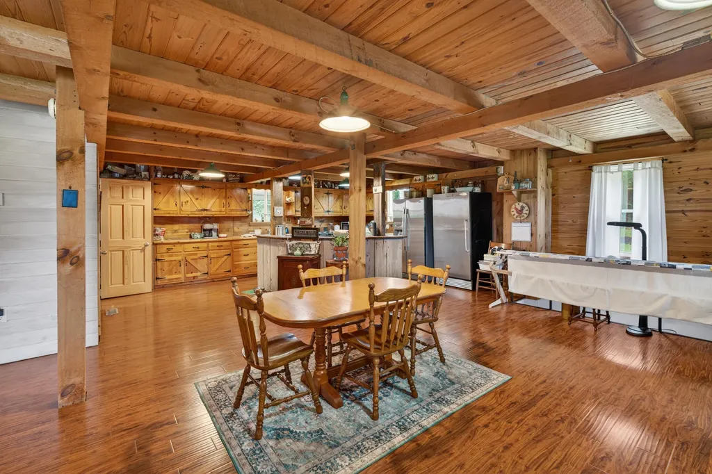 848 Paradise Road Grand Rivers KY 42045