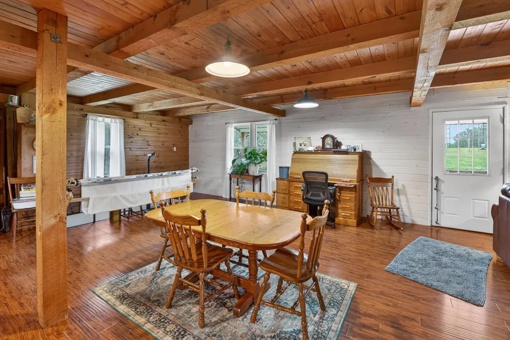 848 Paradise Road Grand Rivers KY 42045