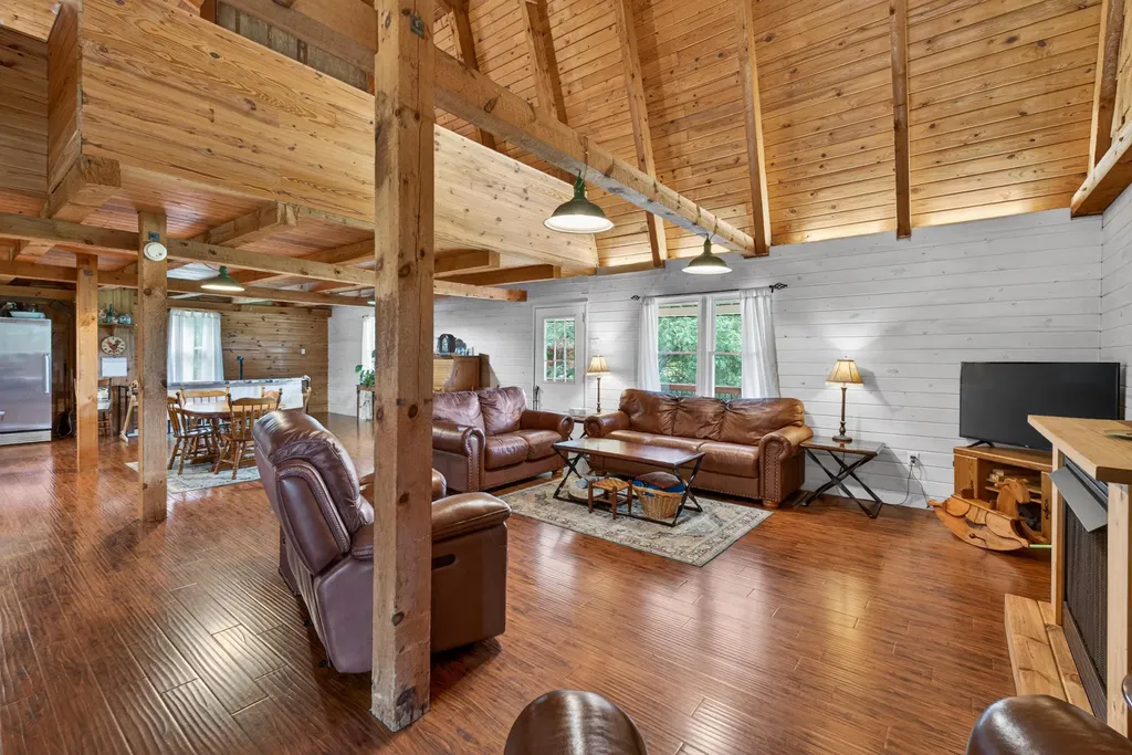 848 Paradise Road Grand Rivers KY 42045