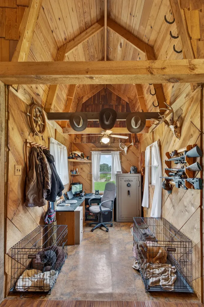 848 Paradise Road Grand Rivers KY 42045