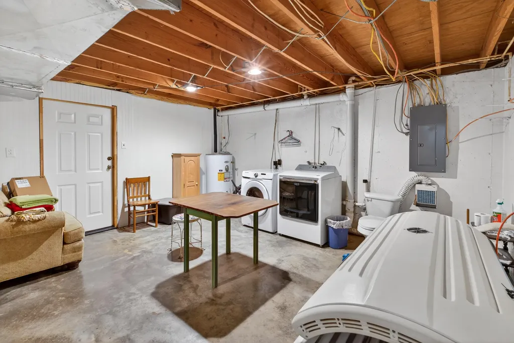 848 Paradise Road Grand Rivers KY 42045