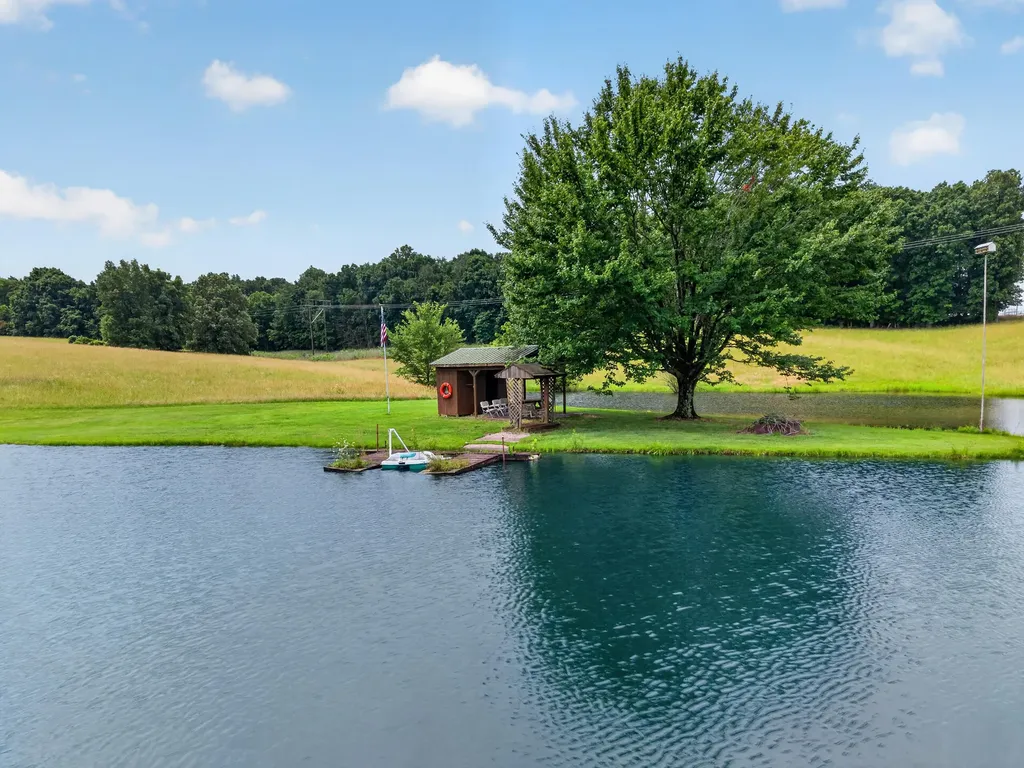 848 Paradise Road Grand Rivers KY 42045