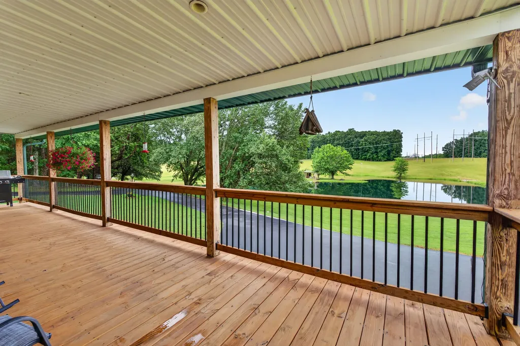 848 Paradise Road Grand Rivers KY 42045