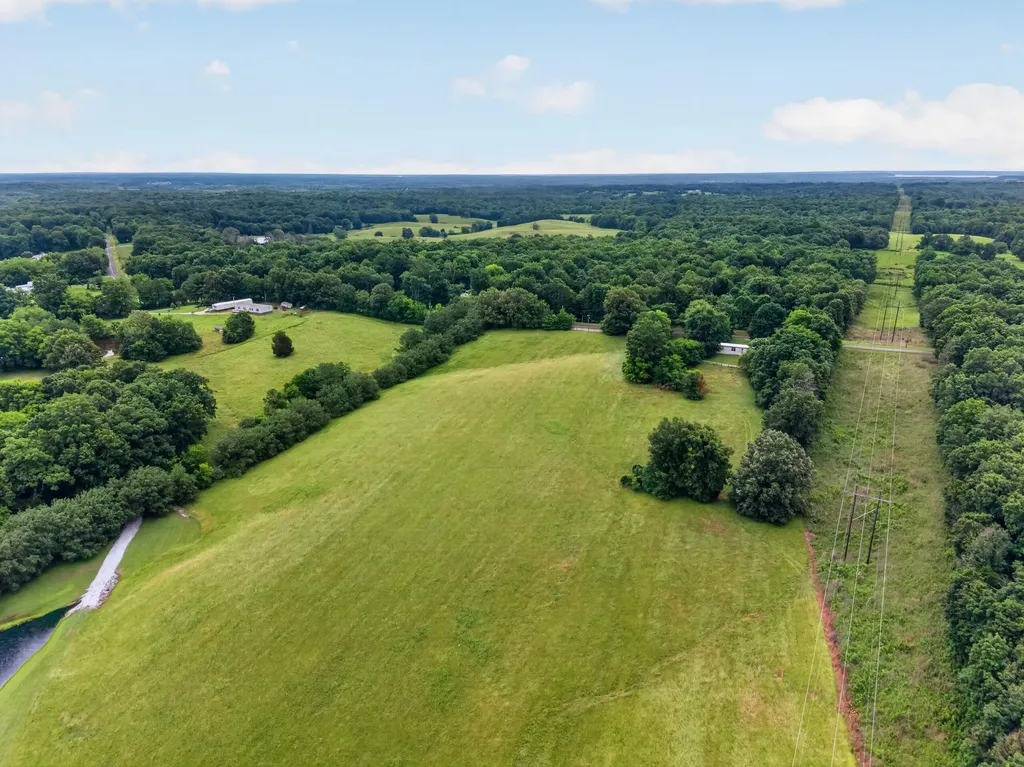 848 Paradise Road Grand Rivers KY 42045