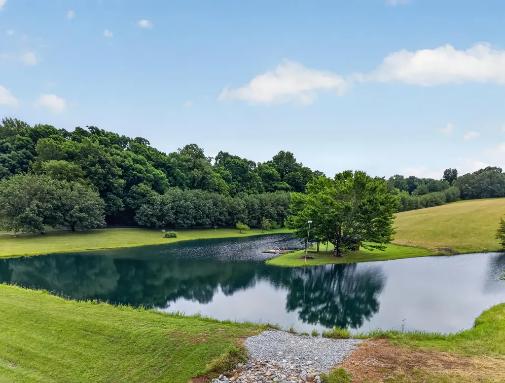 848 Paradise Road Grand Rivers KY 42045