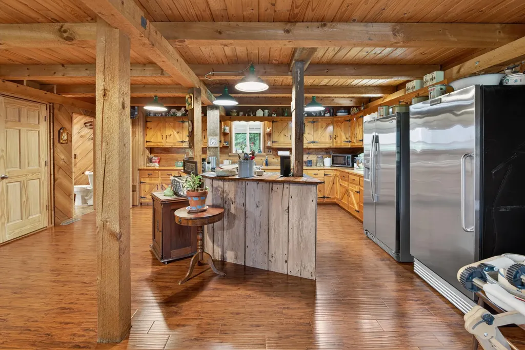 848 Paradise Road Grand Rivers KY 42045
