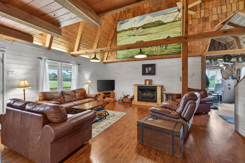848 Paradise Road Grand Rivers KY 42045