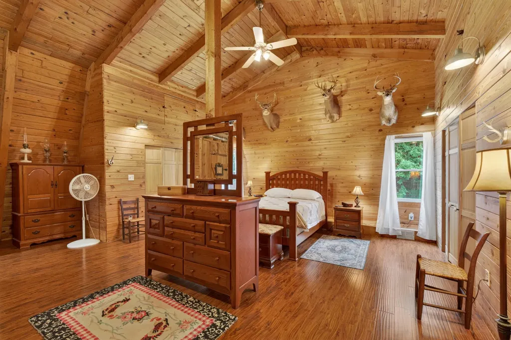 848 Paradise Road Grand Rivers KY 42045