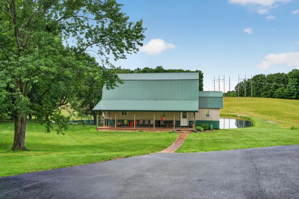848 Paradise Road Grand Rivers KY 42045