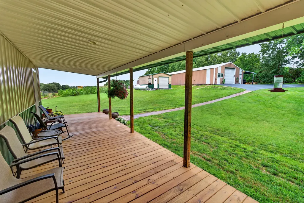 848 Paradise Road Grand Rivers KY 42045