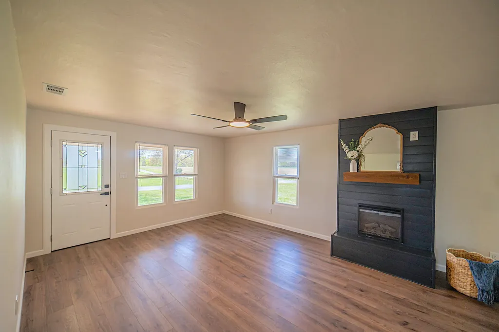 330 E M Hurley Road Calvert City KY 42029