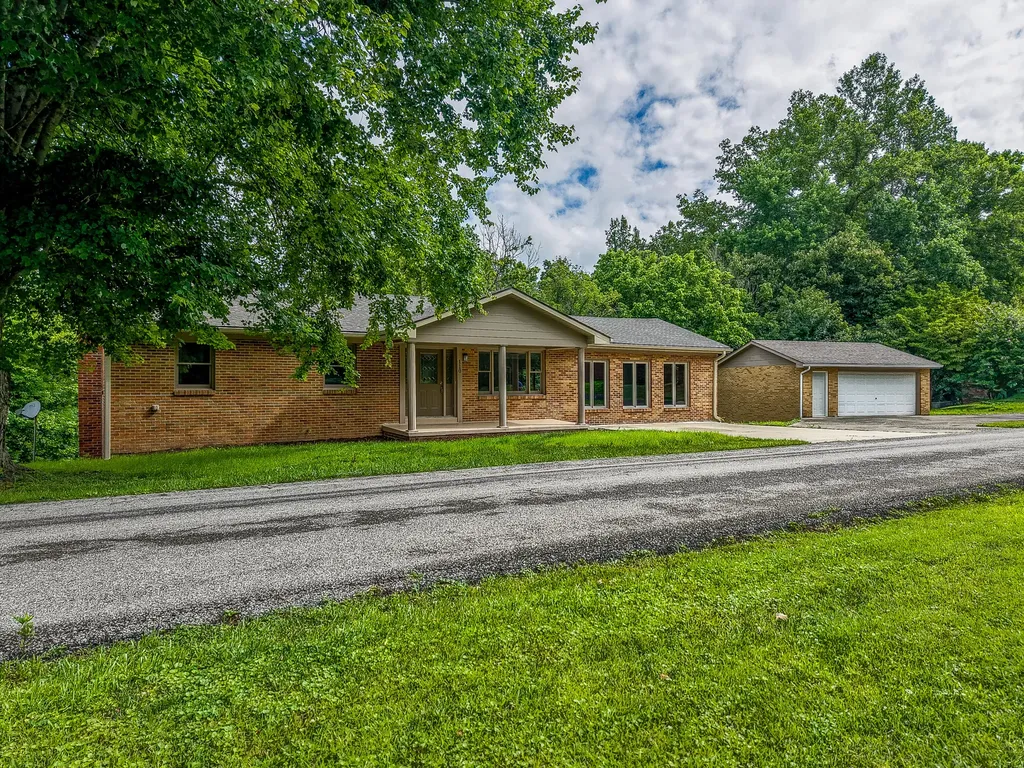 110 Keeton Avenue West Liberty KY 41472