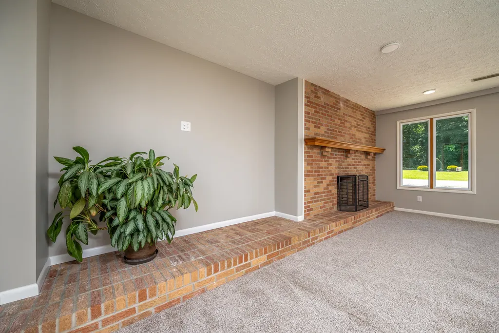 110 Keeton Avenue West Liberty KY 41472