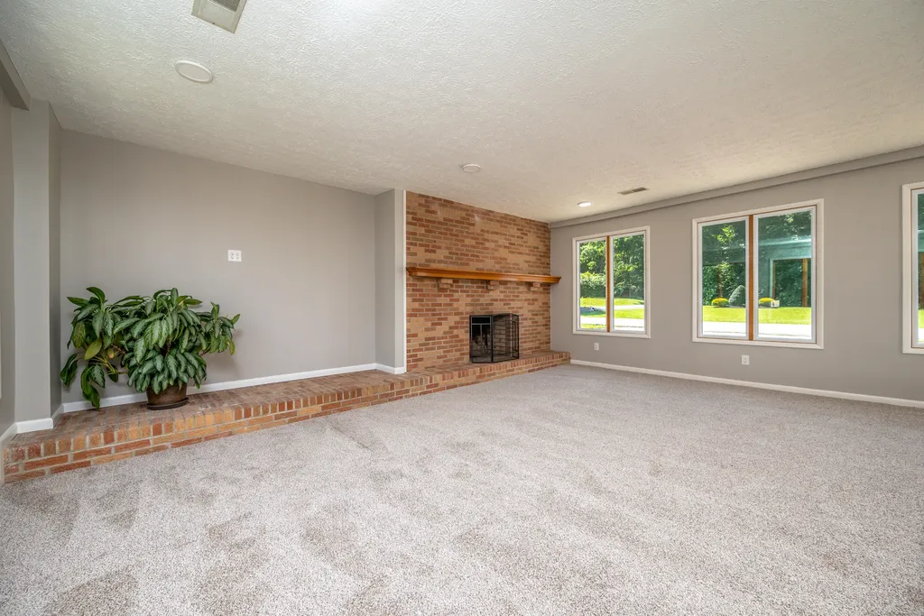 110 Keeton Avenue West Liberty KY 41472