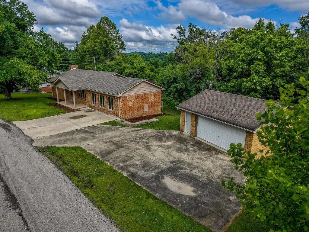 110 Keeton Avenue West Liberty KY 41472