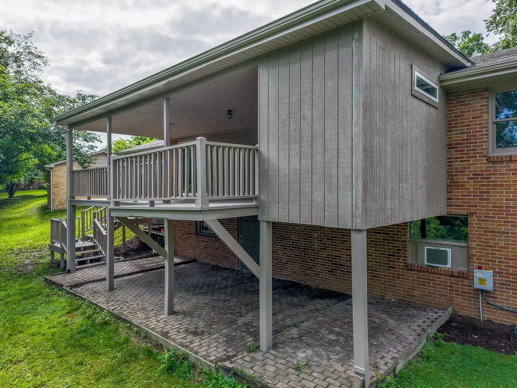 110 Keeton Avenue West Liberty KY 41472