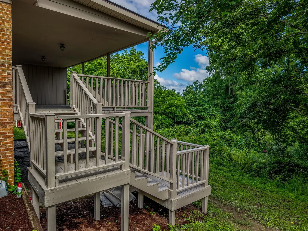 110 Keeton Avenue West Liberty KY 41472