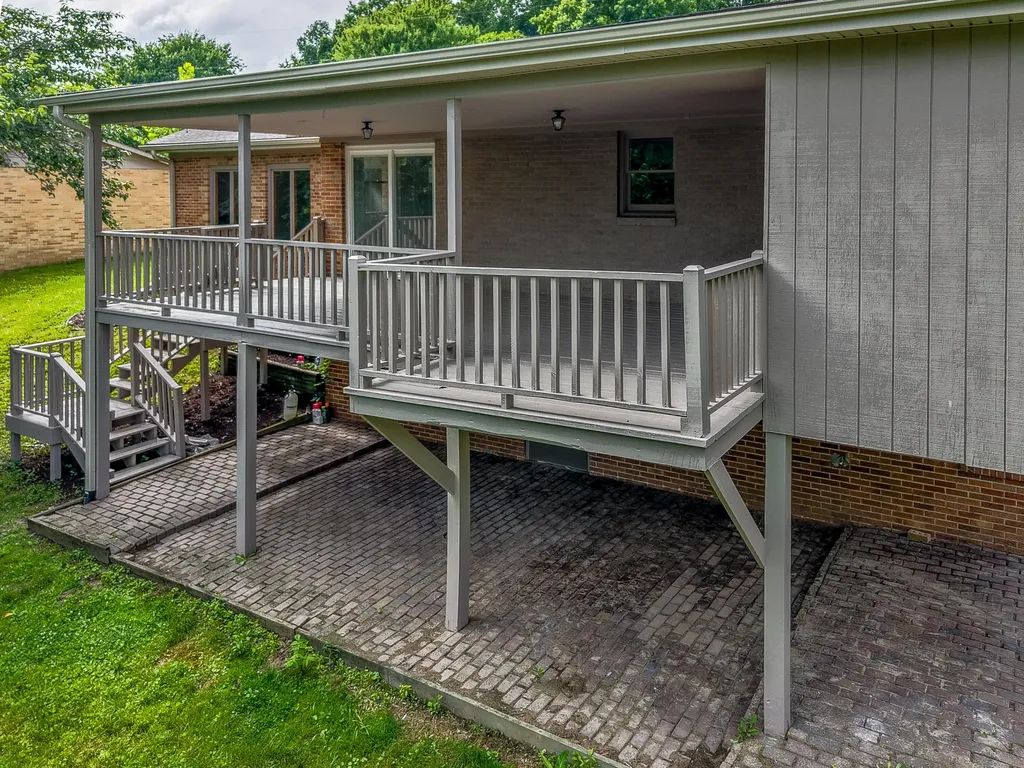 110 Keeton Avenue West Liberty KY 41472