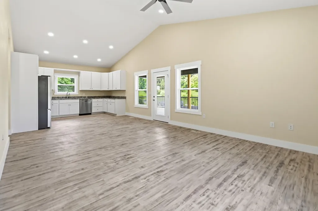 141 Limestone Street Mt Vernon KY 40456