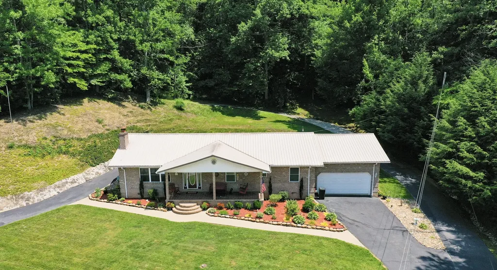 5318 Kentucky 1304 Hinkle KY 40953