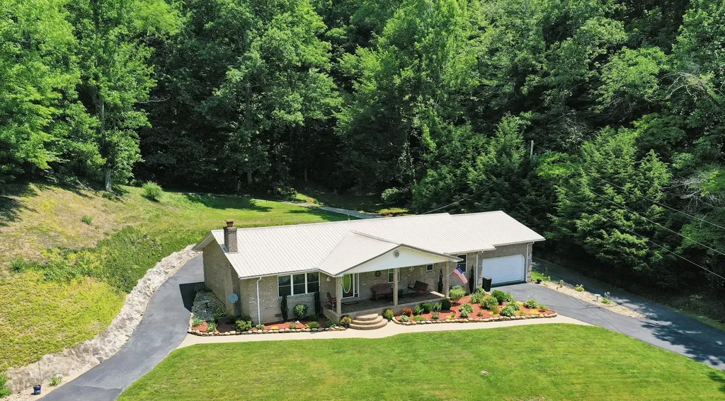 5318 Kentucky 1304 Hinkle KY 40953