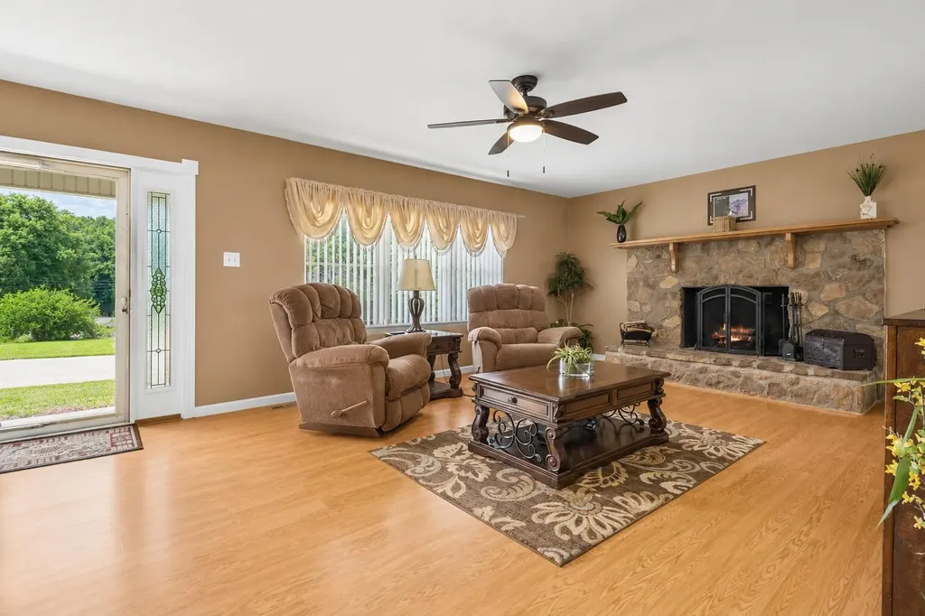 5318 Kentucky 1304 Hinkle KY 40953