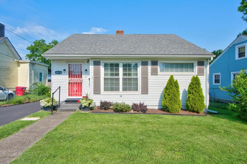 305 1/2 S 3rd Street Nicholasville KY 40356