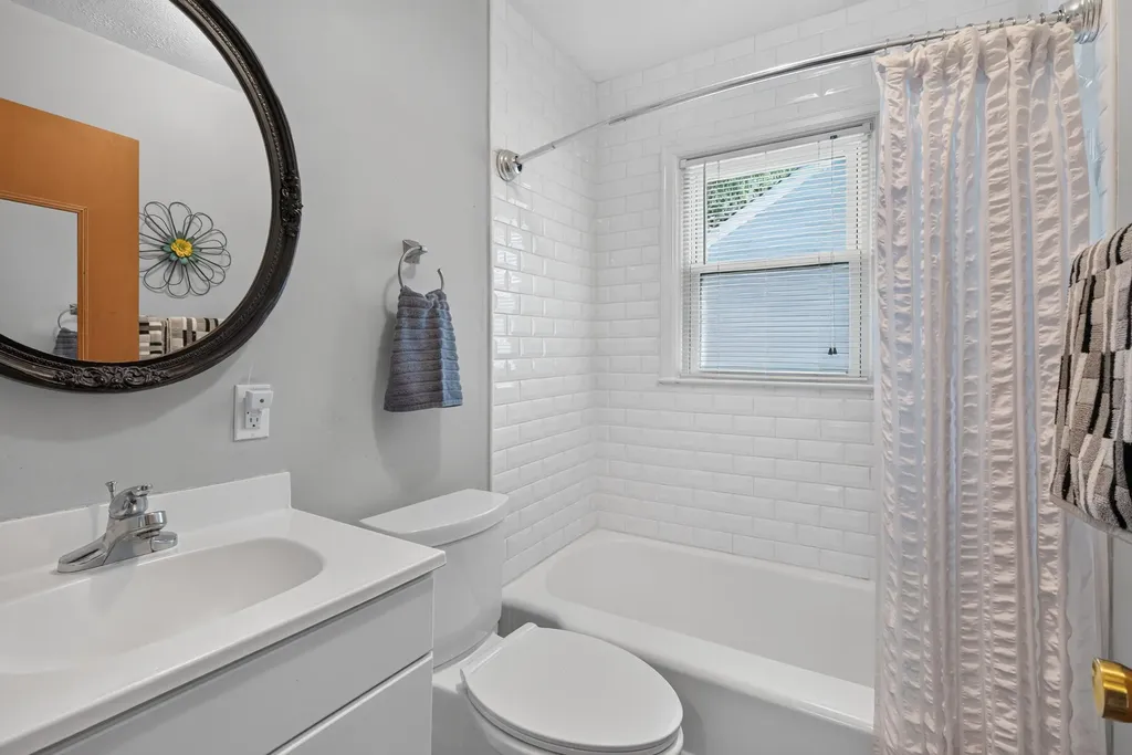 305 1/2 S 3rd Street Nicholasville KY 40356