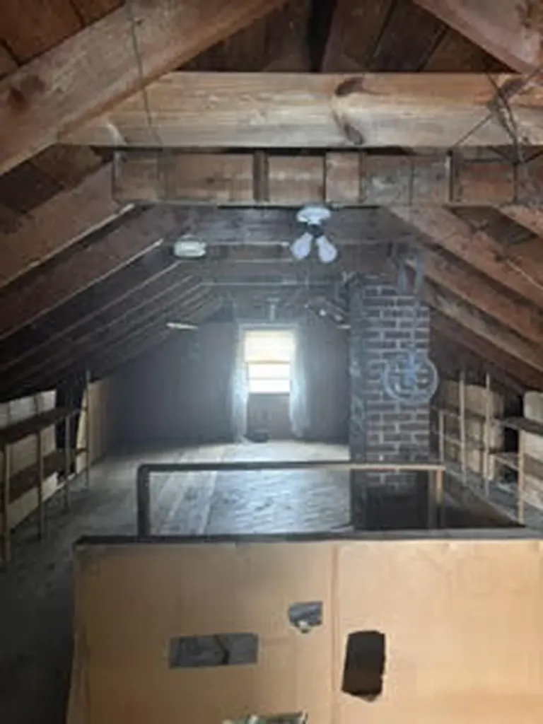 305 1/2 S 3rd Street Nicholasville KY 40356