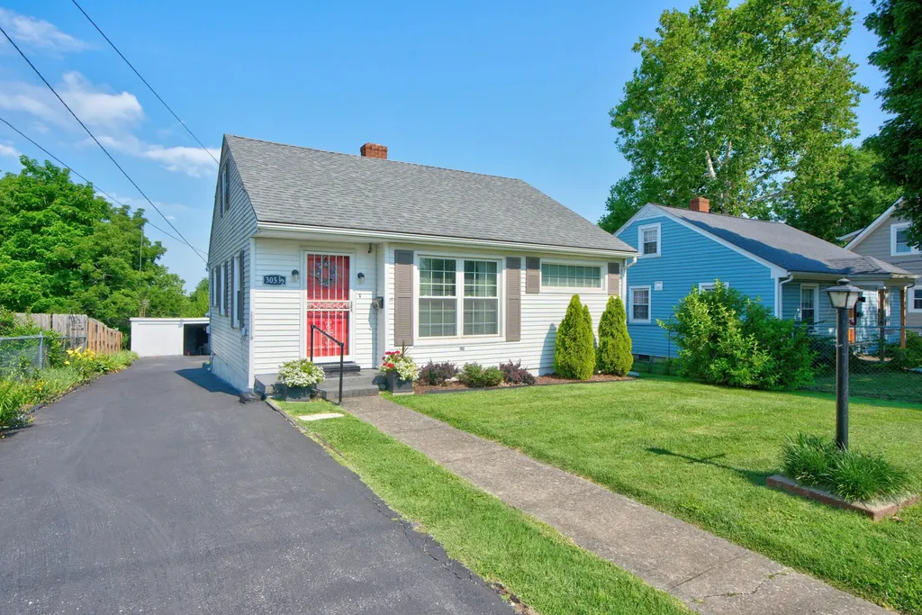 305 1/2 S 3rd Street Nicholasville KY 40356