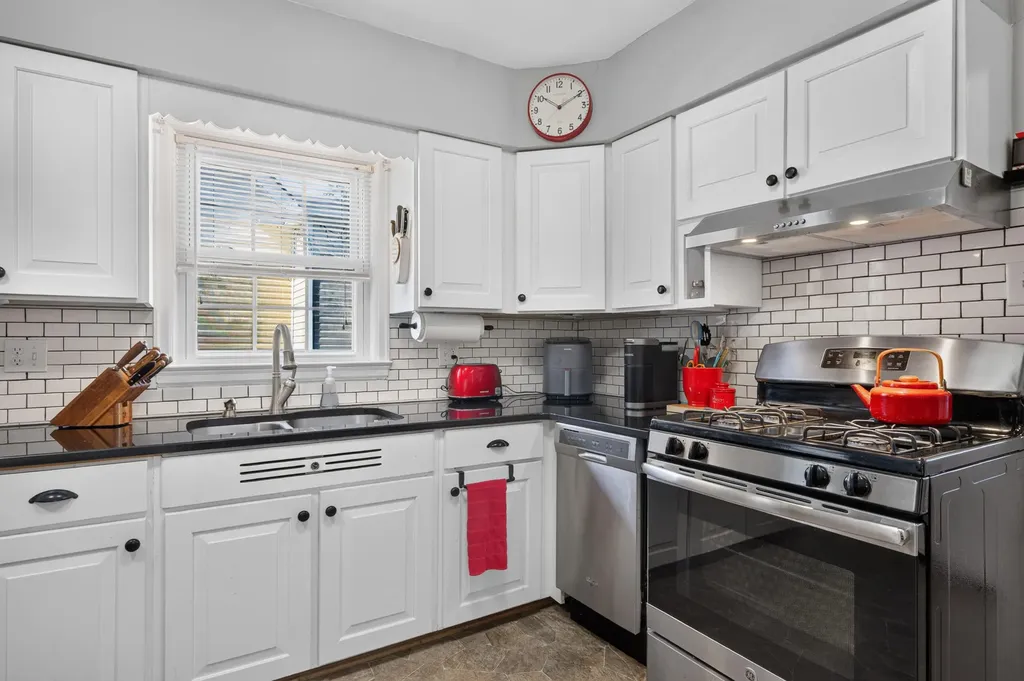 305 1/2 S 3rd Street Nicholasville KY 40356