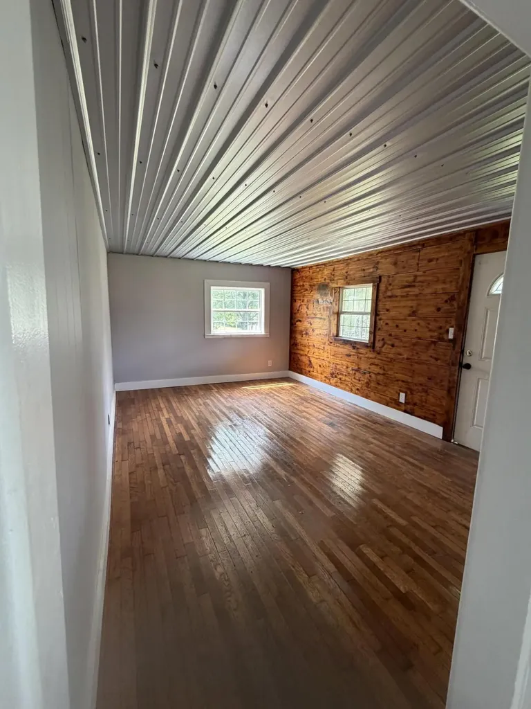 2718 Bee Creek Road Corbin KY 40701