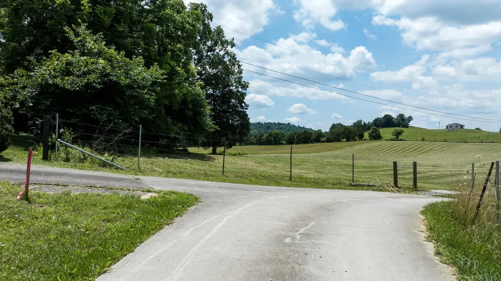 94 Maggie Way Somerset KY 42503