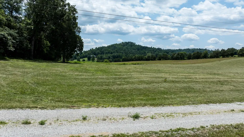 94 Maggie Way Somerset KY 42503