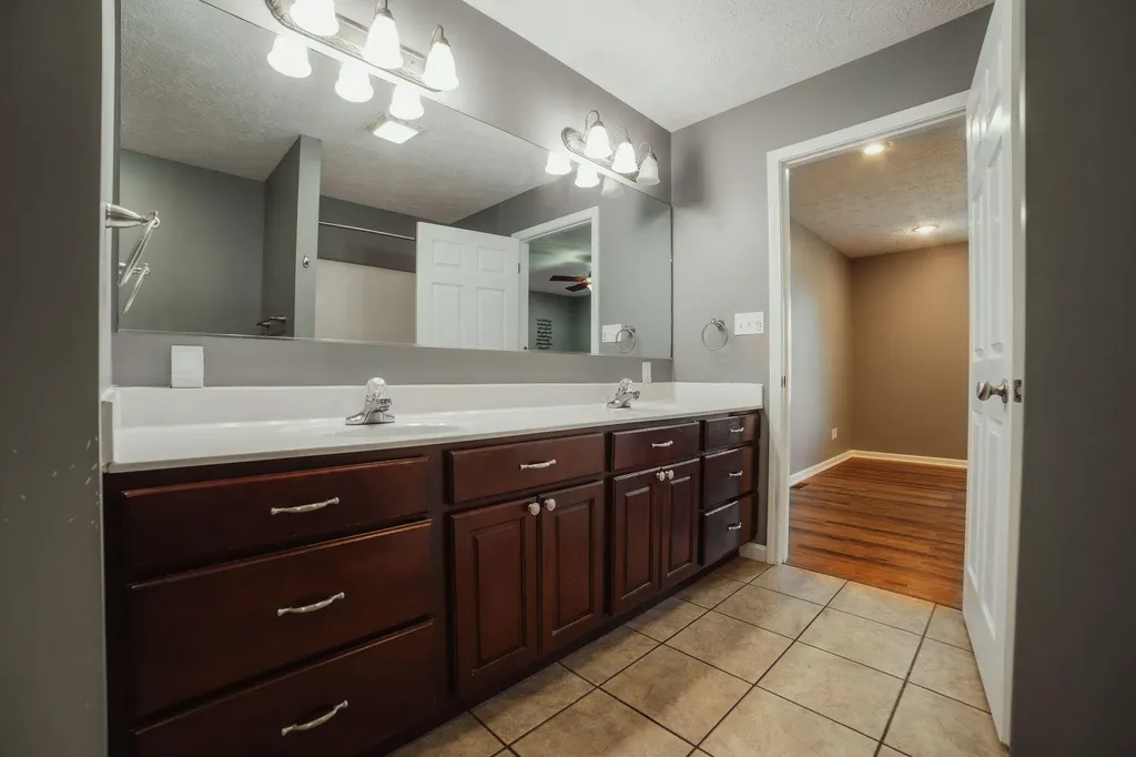 546 Smith's Lane Mayfield KY 42066