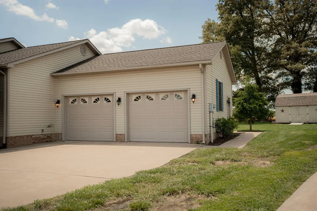 546 Smith's Lane Mayfield KY 42066