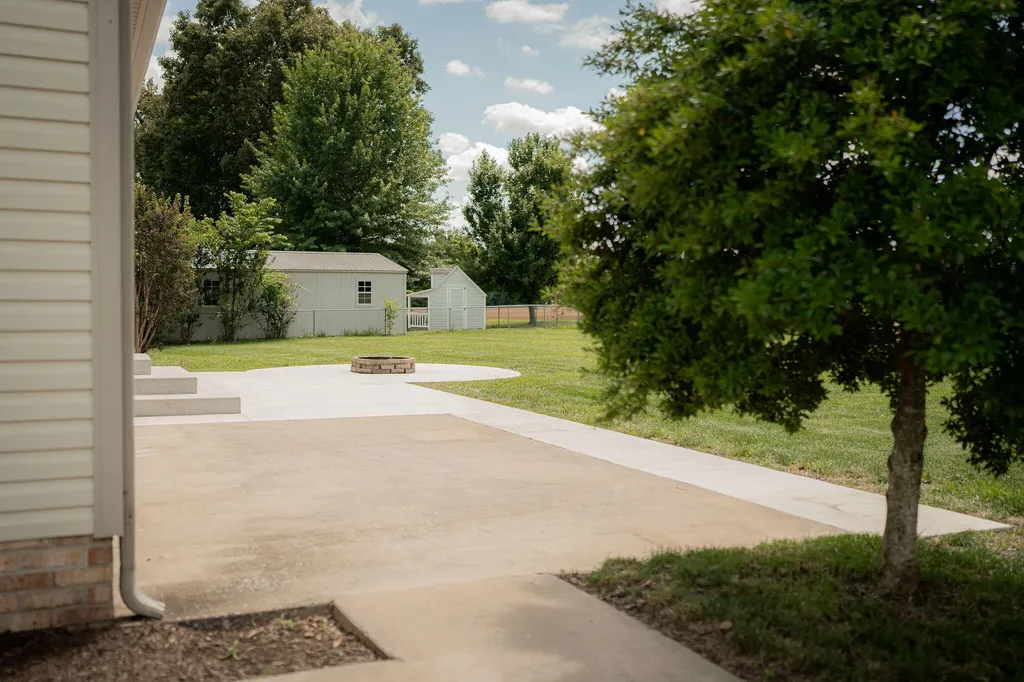 546 Smith's Lane Mayfield KY 42066