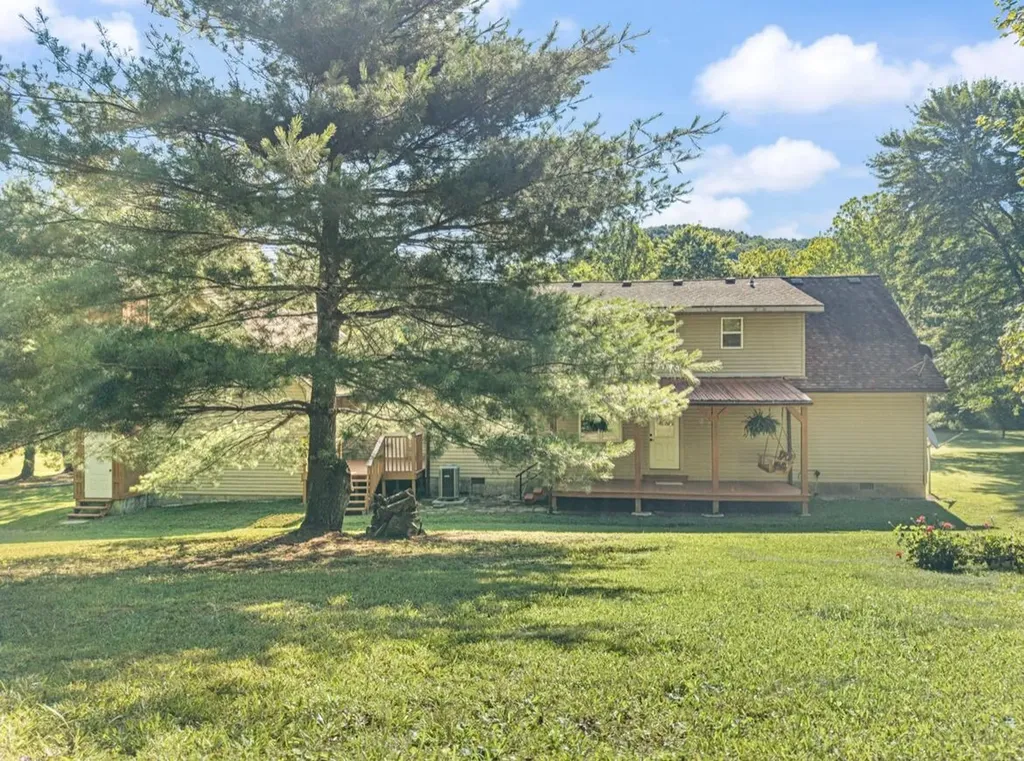 4655 4655 State Highway 1050 Jeffersonville KY 40337