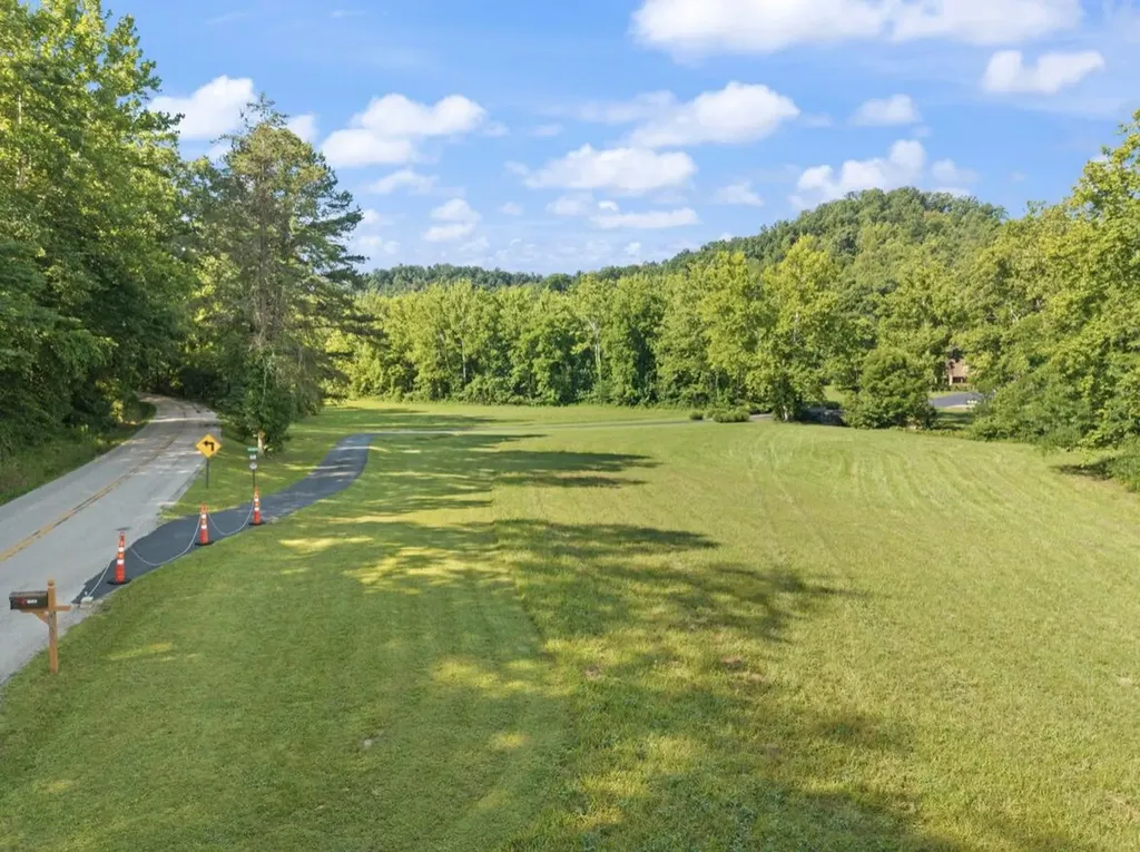 4655 4655 State Highway 1050 Jeffersonville KY 40337
