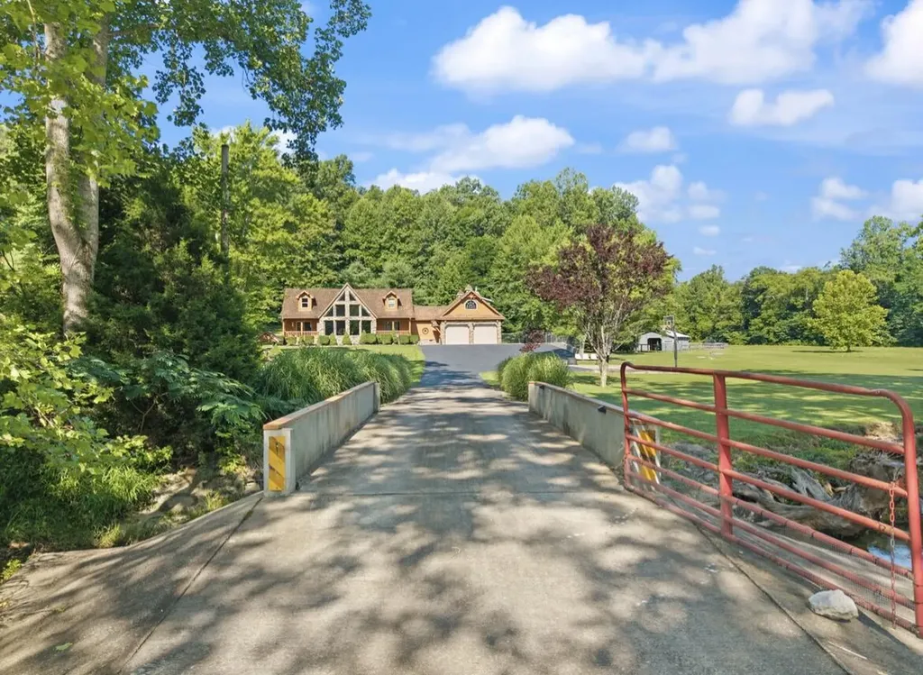 4655 4655 State Highway 1050 Jeffersonville KY 40337