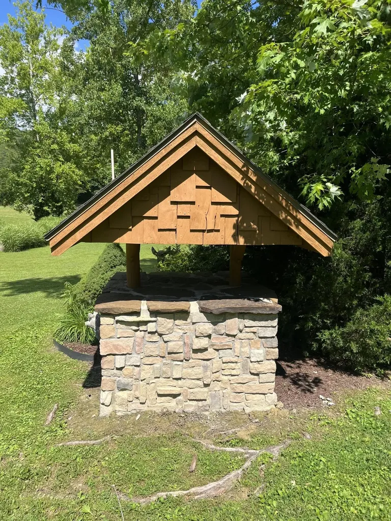 4655 4655 State Highway 1050 Jeffersonville KY 40337