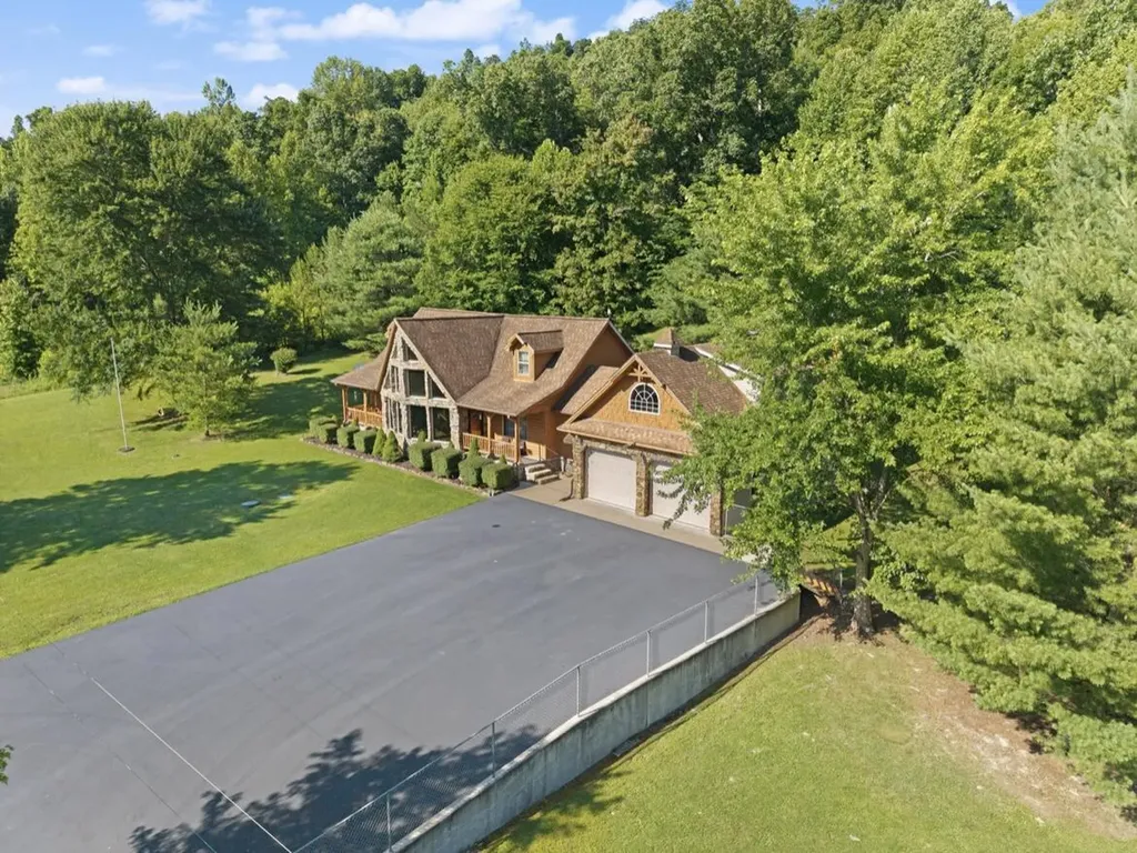 4655 4655 State Highway 1050 Jeffersonville KY 40337