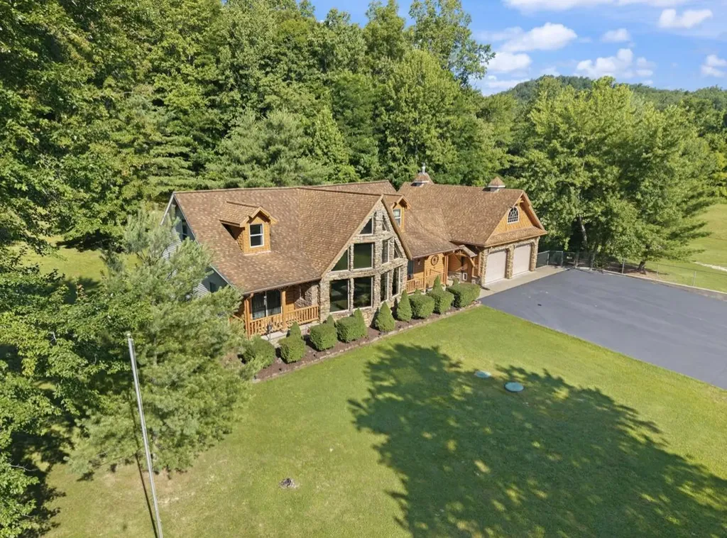 4655 4655 State Highway 1050 Jeffersonville KY 40337