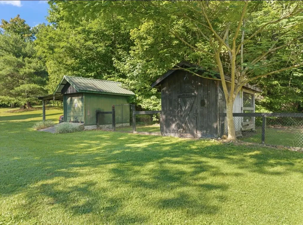 4655 4655 State Highway 1050 Jeffersonville KY 40337