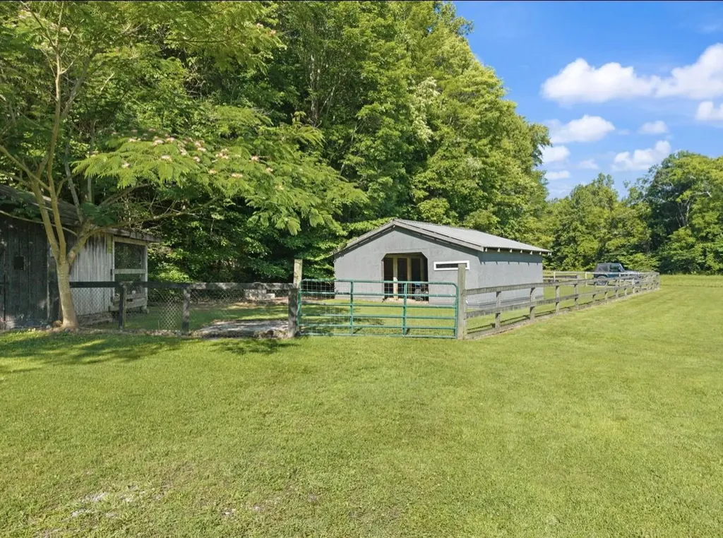 4655 4655 State Highway 1050 Jeffersonville KY 40337