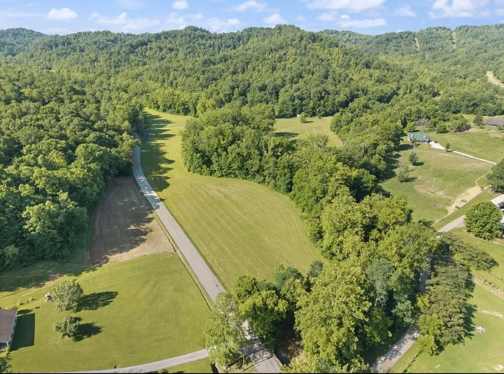 4655 4655 State Highway 1050 Jeffersonville KY 40337
